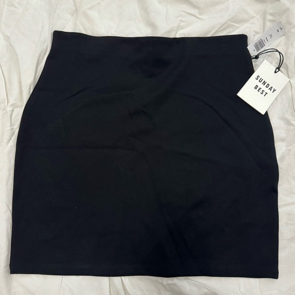 Aritzia Sunday Best Nora Skirt - Picture 2 of 4